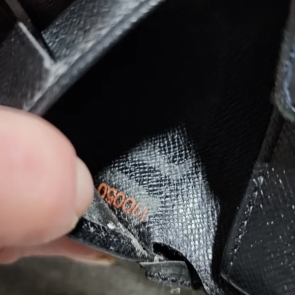 Louis Vuitton Mens Black Epi leather "Marco" wallet 100%AUTHENTIC - Picture 6 of 6